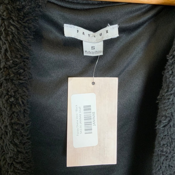 FAVLUX Fuzzy Sherpa Open Hooded Vest - Picture 2 of 16